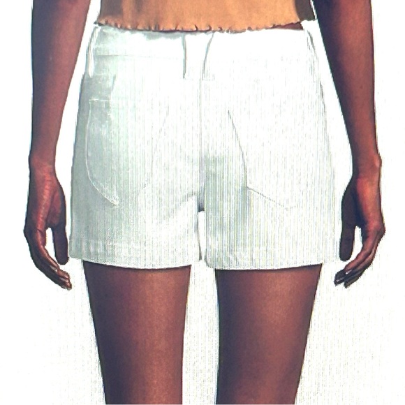 NWT Ymi Womens High Rise 3" White Denim Short - Picture 3 of 11